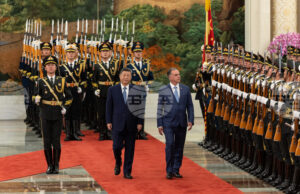 Си Цзинпин призова на среща с уругвайския президент за справедлив многополюсен свят