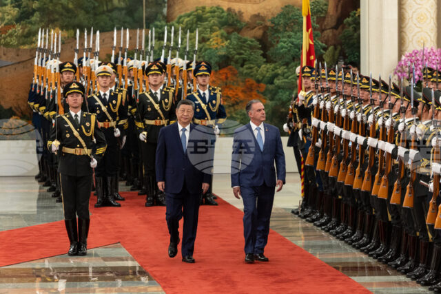 Си Цзинпин призова на среща с уругвайския президент за справедлив многополюсен свят