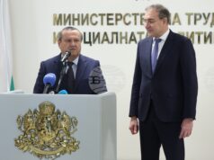 Служебният социален министър Хасан Адемов пое поста от Борислав Гуцанов Служебният социален министър Хасан Адемов пое поста от Борислав Гуцанов