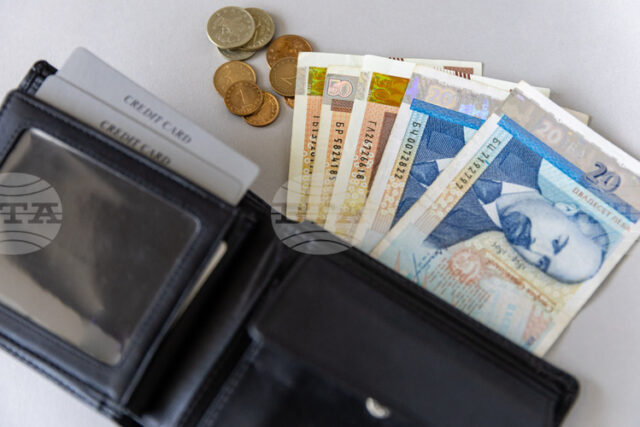 Средната брутна заплата в област Плевен се е повишила с 12,8 на сто през четвъртото тримесечие на 2025 г. на годишна база