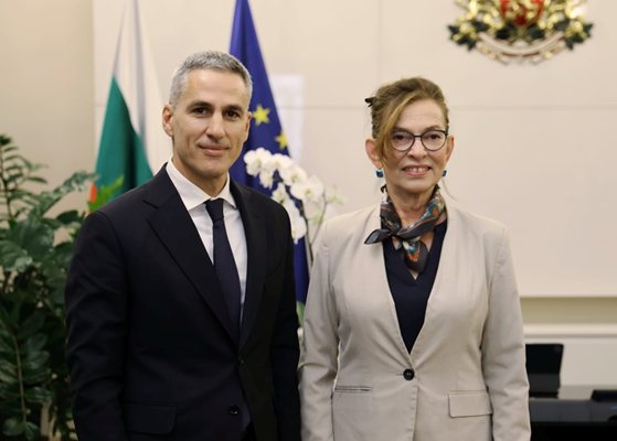 Среща на високо ниво: България и Германия задълбочават сътрудничеството си Премиерът Гюров се срещна с посланика на Германия Ирене Планк