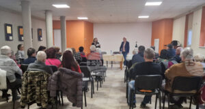 Среща с поетесата Роза Боянова се състоя в Народно читалище „Добри Войников – 1856“ в Шумен