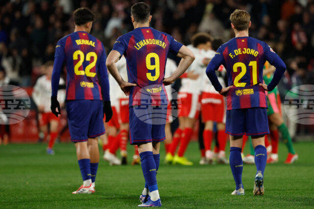 Старши треньорът Ханзи Флик не обвинява съдийството за загубата на Барселона от Жирона