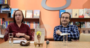 Това е книга за много драматичен и труден период, каза Боян Йорданов при представянето на "Под месечината, огромна като тиква"