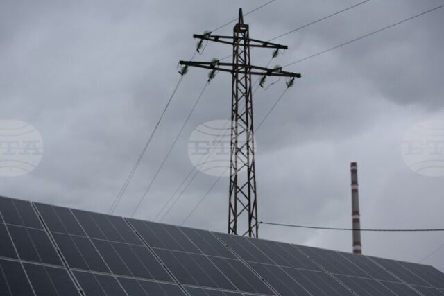 Токът за бизнеса утре поевтинява с 5 на сто, сочат данните на БНЕБ