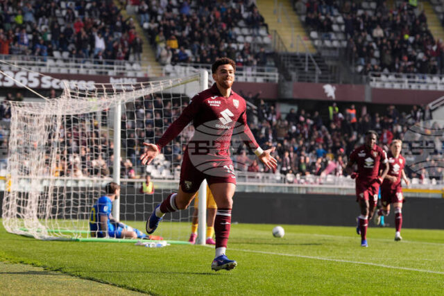 Торино прекъсна серията си от загуби в Серия "А" с минимален успех над Лече