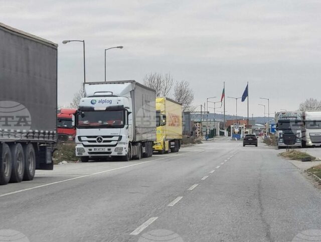 Граничният пункт „Лесово" не работи поради спиране на тока, съобщава „Гранична полиция"