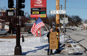 Тръмп е наредил на Департамента за вътрешна сигурност да не се намесва в протестите в ръководените от Демократическата партия градове