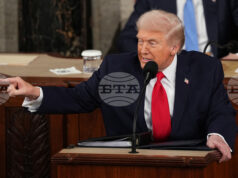 Тръмп се опита да успокои икономическите тревоги на американците преди междинните избори и се похвали с външнополитическите си успехи