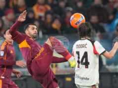 Турският национал Зеки Челик напуска Рома след края на сезона Турският национал Зеки Челик напуска Рома след края на сезона