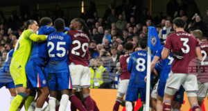 Футболната асоциация глоби Челси и Уест Хям