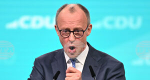 ХДС и ГСДП са в оспорвана надпревара месец преди избори в западна германска провинция