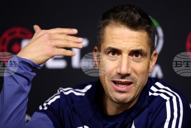 Хулио Веласкес: "Възможно е да има още някой нов футболист при нас до края на трансферния прозорец"