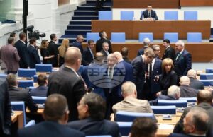 Скандал в НС