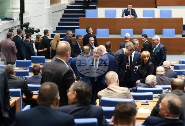 Скандал в НС