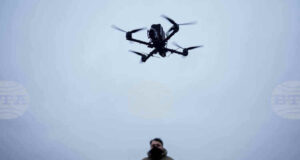 Четирима души загинаха при украинска атака с дронове на фабрика за торове в руската Смоленска област, съобщи губернаторът на областта