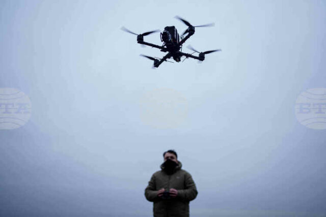 Четирима души загинаха при украинска атака с дронове на фабрика Четирима души загинаха при украинска атака с дронове на фабрика за торове в руската Смоленска област, съобщи губернаторът на областта