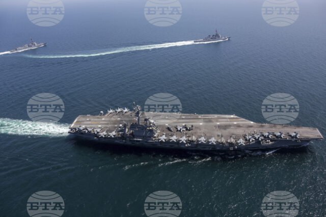 амолетоносачът "Ейбрахам Линкълн".