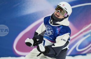 Японецът Юто Тоцука спечели олимпийската титла по сноуборд в дисциплината халфпайп, австралийската легенда Скоти Джеймс отново със сребро