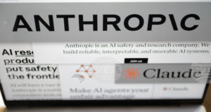„Антропик“ отказва да премахне защитните мерки в технологията си за изкуствен интелект по искане на Пентагона