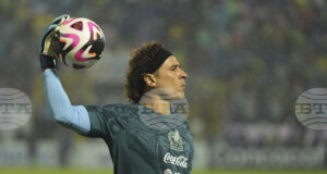 40-годишният вратар Гийермо Очоа се завръща в състава на националния отбор по футбол на Мексико