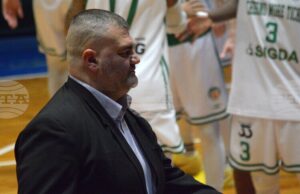 "Три мача не можем да победим Спартак нито веднъж", каза след загубата от плевенския тим наставникът на Черно море Тича Васил Евтимов