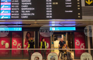 АНАЛИЗ
                                                                                                Десетки хиляди чужденци са блокирани в Близкия изток заради разширяването на войната с Иран