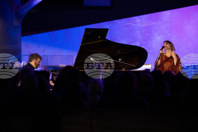 Американската певица Гретчен Парлато и двукратният носител на „Грами“ Тейлър Ейгсти изнесоха концерт в Пловдив