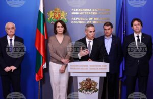 Андрей Гюров: Фокусът на правителството е извеждането на българските граждани от Близкия изток министър-председател Андрей Гюров по време на брифинг в Министерски съвет.