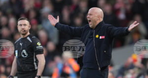 Арне Слот след равенството на Ливърпул с Тотнъм: „Освиркванията са нормални“