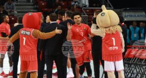 Апоел Тел Авив спечели с невероятен обрат вероятно последния си мач от Евролигата в България
