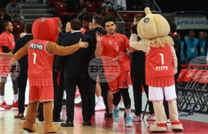 Апоел Тел Авив спечели с невероятен обрат вероятно последния си мач от Евролигата в България