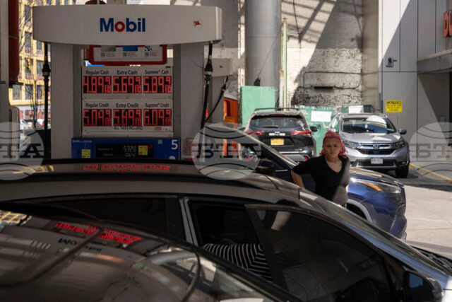 Бензинът в САЩ поскъпва, след като войната с Иран наруши петролните доставки