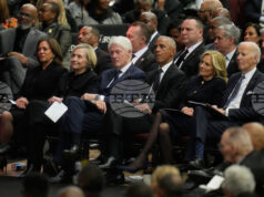 Бившият президент Барак Обама говори на церемония в памет на покойния пастор Джеси Джаксън