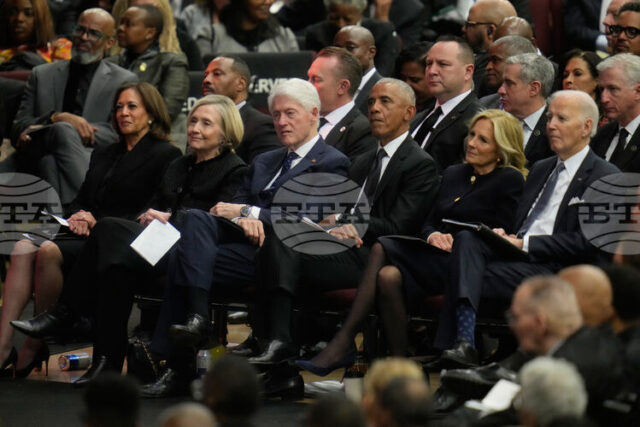 Бившият президент Барак Обама говори на церемония в памет на покойния пастор Джеси Джаксън