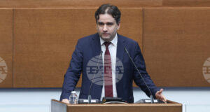 Божидар Божанов