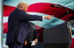 Борсови залози преди решения на Тръмп будят съмнения за използване на вътрешна информация и привличат вниманието на експерти, според Ройтерс