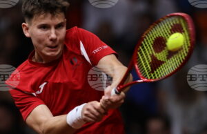 Българите Илиян Радулов и Леонид Шейнгезихт ще играят един срещу друг на четвъртфиналите на двойки на турнир по тенис в Испания