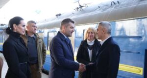 Българска делегация, водена от служебния премиер Андрей Гюров, е в Киев