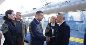 Българска делегация, водена от служебния премиер Андрей Гюров е в Киев