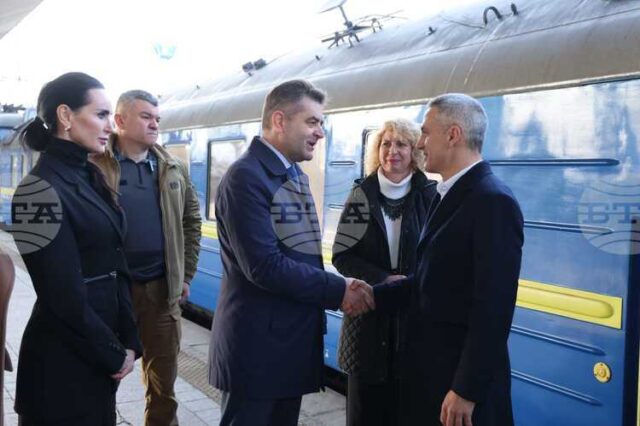 Българска делегация, водена от служебния премиер Андрей Гюров е в Българска делегация, водена от служебния премиер Андрей Гюров е в Киев