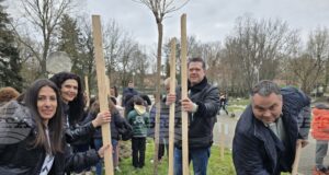 В "Алея на живата памет" в Долни Дъбник засадиха дръвчета в чест на 125 години от рождението на Илия Бешков