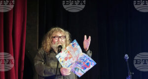 В Куклен театър – Ямбол беше представен сборникът с детски коледни пиеси на режисьора Ангел Попов