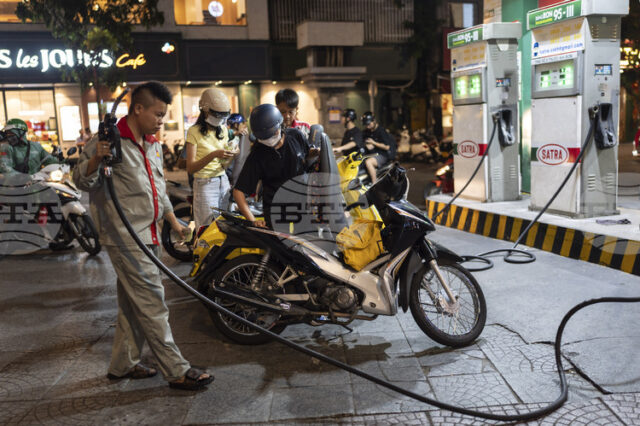 ВНА: Предлагат премахване на вносните мита за горивата за стабилизиране на доставките във Виетнам