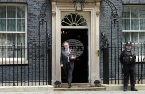 Великобритания призова съюзниците си да запазят натиска върху Русия след облекчаването от САЩ на санкциите върху петрола