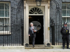 Великобритания призова съюзниците си да запазят натиска върху Русия след облекчаването от САЩ на санкциите върху петрола