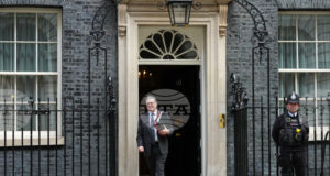 Великобритания призова съюзниците си да запазят натиска върху Русия след облекчаването от САЩ на санкциите върху петрола