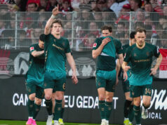 Вердер Бремен се измъкна от зоната на изпадащите от Бундеслигата след обрат срещу десетима от Унион Берлин