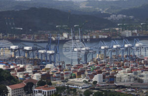 Войната в Иран и растящите разходи за гориво могат да увеличат трафика през Панамския канал, смята ръководителят на компанията оператор на водния път