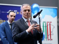 Големият приз „Студент на годината - 2026“ беше връчен от служебния министър на образованието проф. Сергей Игнатов на Ивана Каменова от УАСГ